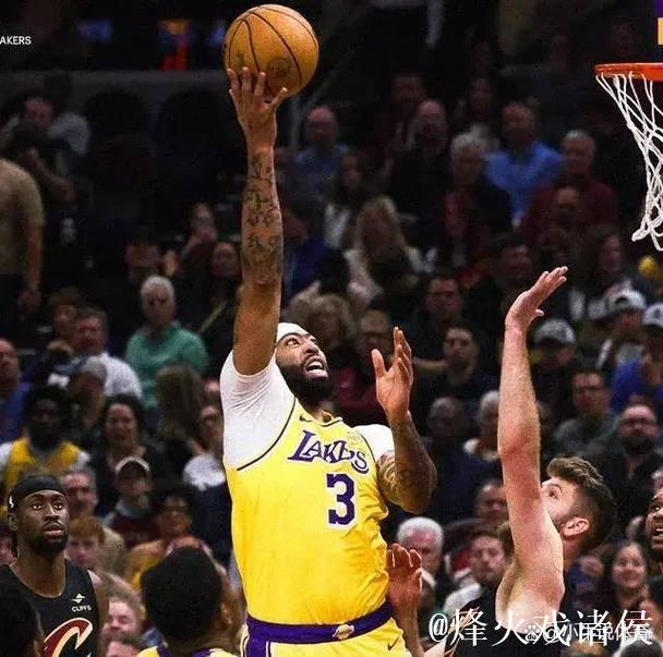 詹姆斯26分助布朗尼首得分 骑士大胜湖人豪取5连胜